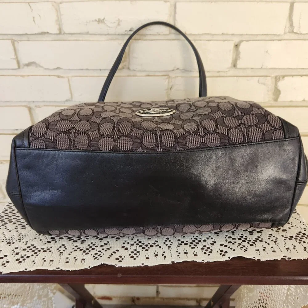 Euc Coach Edie Signature Jacquard Black Shoulder Bag Purse